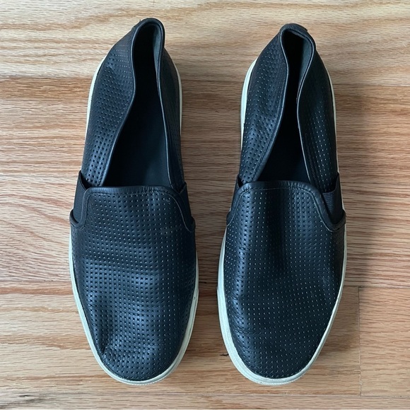 Vince Women’s Black Perforated Leather Blair Slip On Sneaker C5000L1 Size 6.5 - Picture 4 of 11